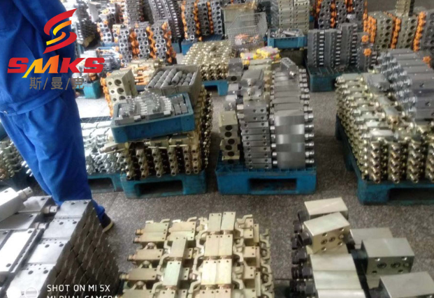 伟德victory
挤压研磨机近期交机照片